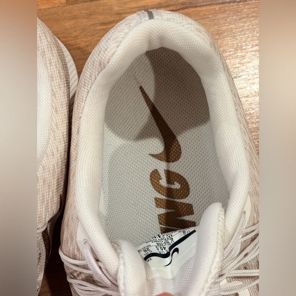 Nike Women's Athletic Shoes - cream  and gold - Picture 5 of 8